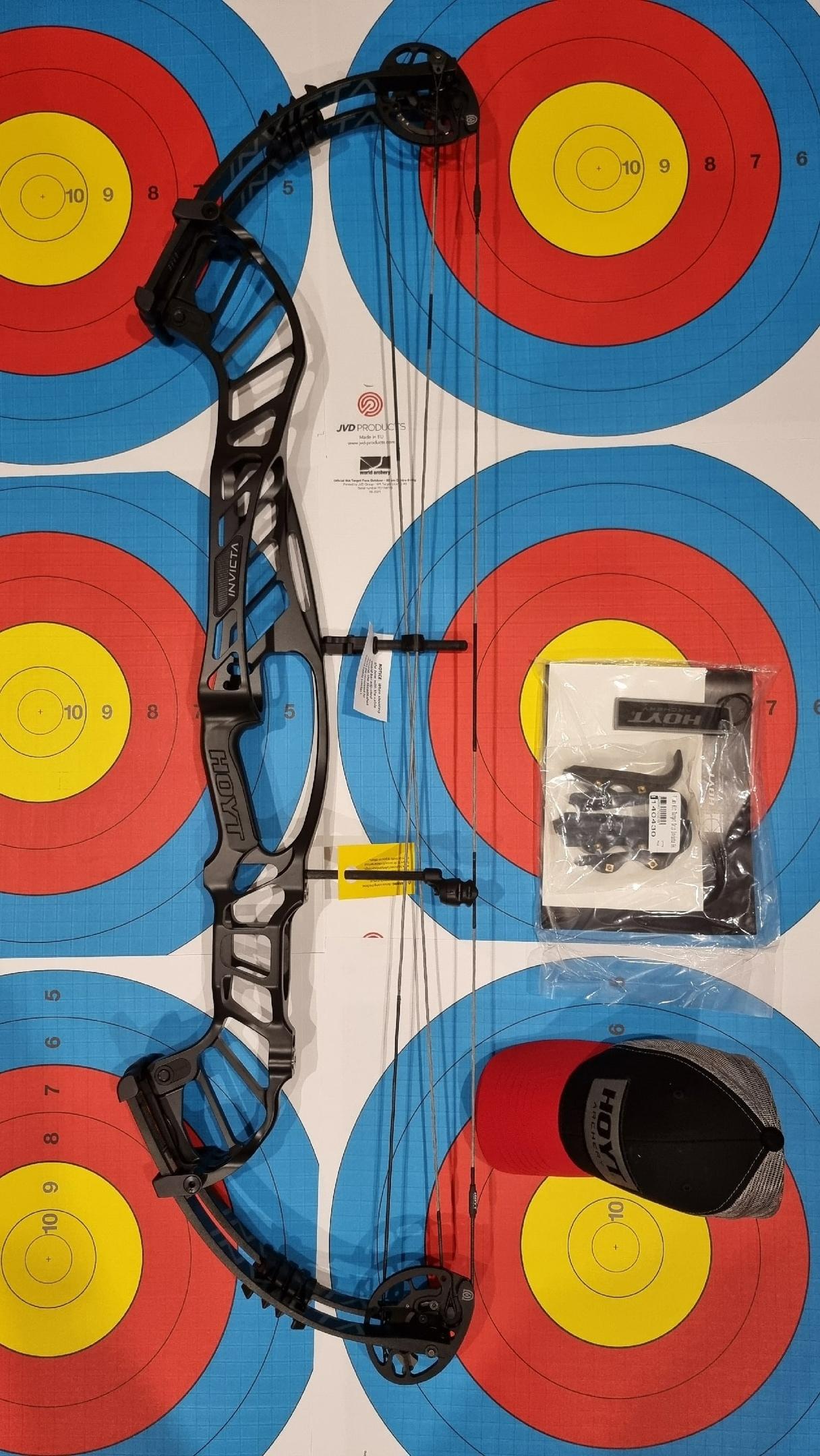 Лук блочный Hoyt INVICTA 40 DCX
